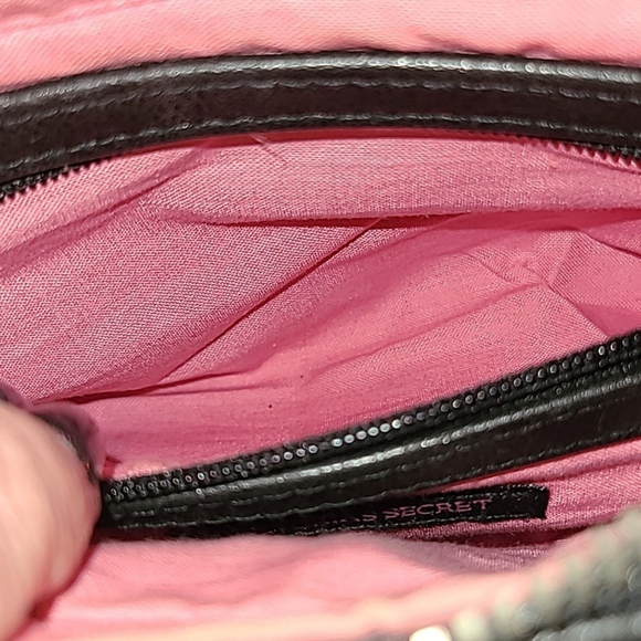 Victoria Secret black bag. Pink lining.. L. 10"X6"X2" 10" Drop.(#1453A) GUC. - Picture 12 of 16